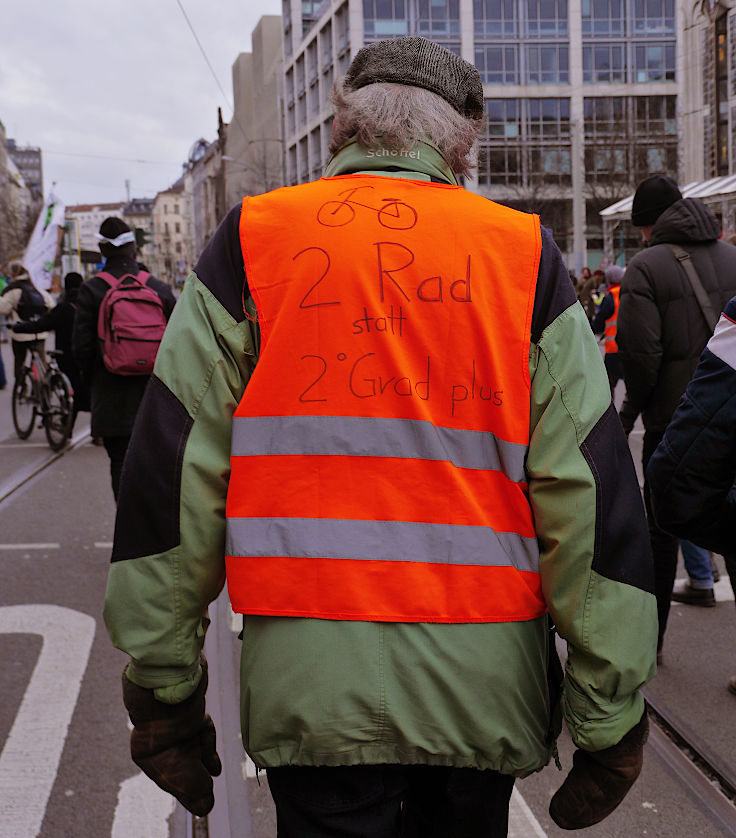 © www.mutbuergerdokus.de: Demonstration 'WIR HABEN ES SATT!'