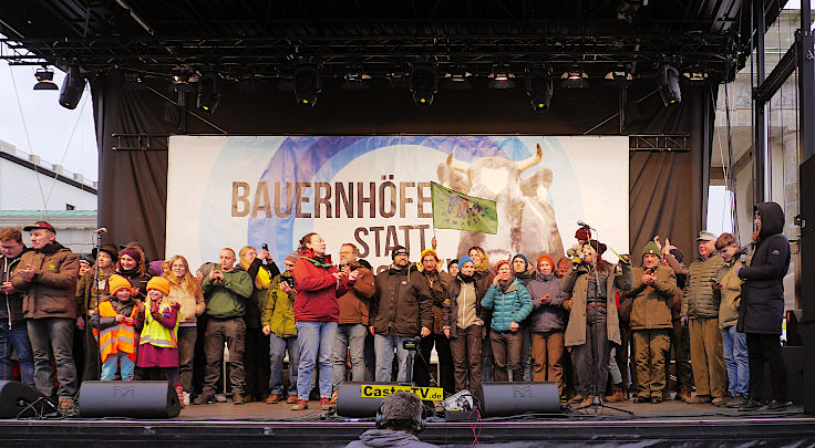 © www.mutbuergerdokus.de: Demonstration 'WIR HABEN ES SATT!'