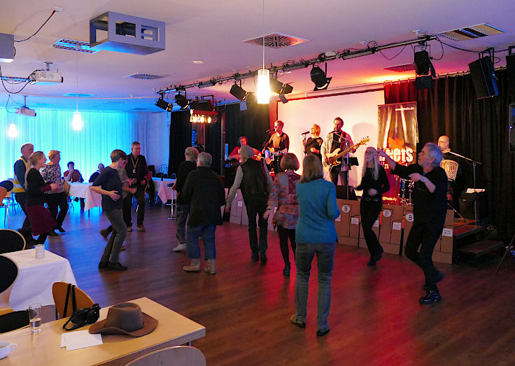 © www.mutbuergerdokus.de: Tihange 2 - Abschalt Party