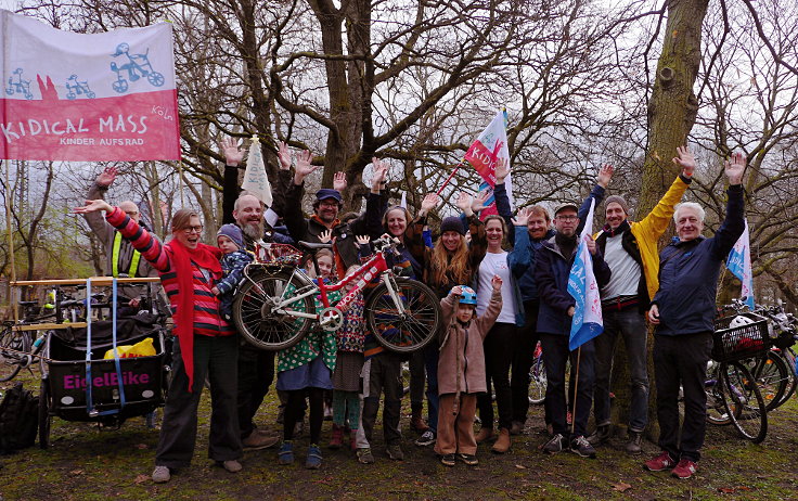 © www.mutbuergerdokus.de: 'Frühling einläuten mit der Kidical Mass Köln - Kinder aufs Rad'