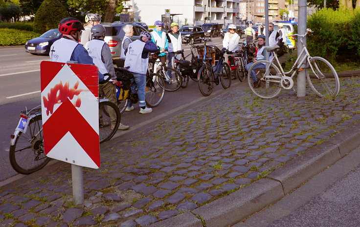 © www.mutbuergerdokus.de: ADFC Mönchengladbach: 'Ride of Silence'