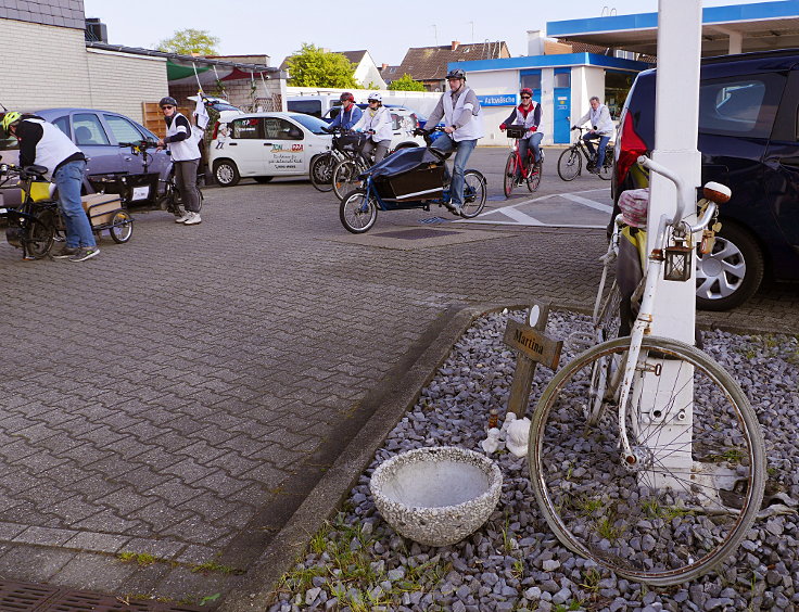 © www.mutbuergerdokus.de: ADFC Mönchengladbach: 'Ride of Silence'