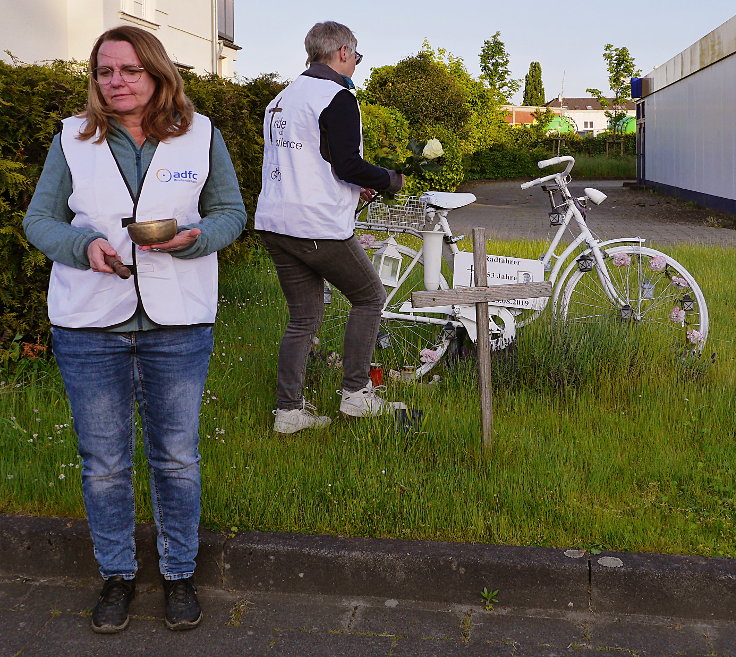 © www.mutbuergerdokus.de: ADFC Mönchengladbach: 'Ride of Silence'