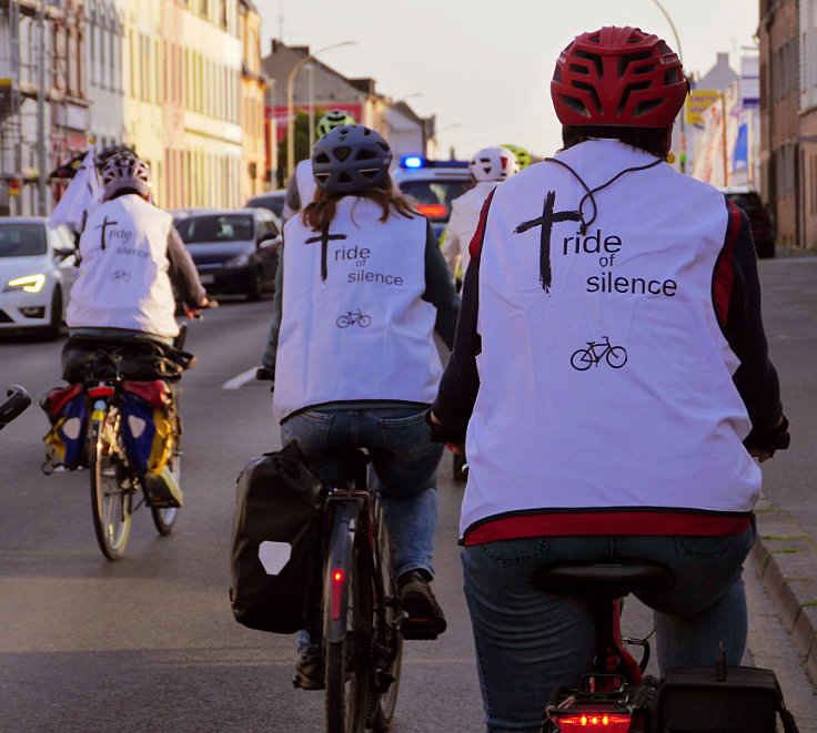 © www.mutbuergerdokus.de: ADFC Mönchengladbach: 'Ride of Silence'