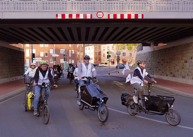 © www.mutbuergerdokus.de: ADFC Mönchengladbach: 'Ride of Silence'