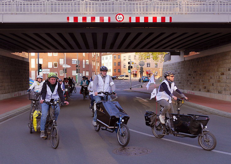 © www.mutbuergerdokus.de: ADFC Mönchengladbach: 'Ride of Silence'