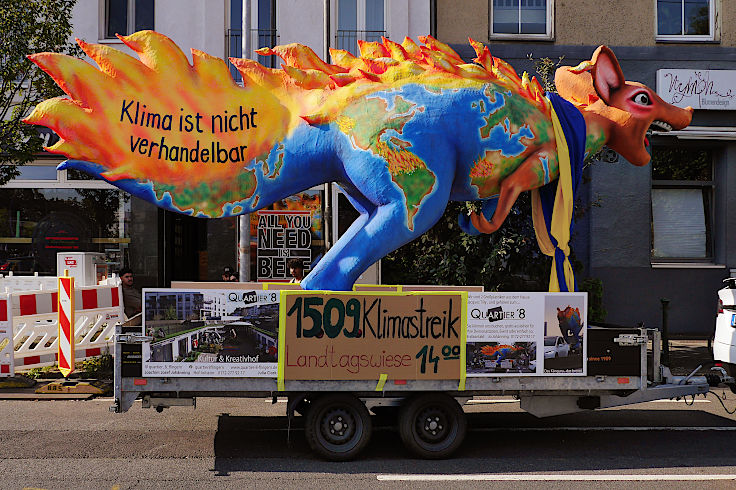 © www.mutbuergerdokus.de: Students for Future Düsseldorf mobilisieren für den Fridays for Future Klima-Streik am 15.9.2023, Fahrrad-Demo