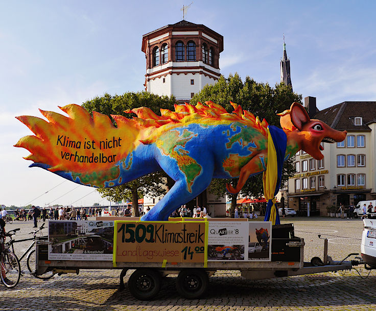 © www.mutbuergerdokus.de: Students for Future Düsseldorf mobilisieren für den Fridays for Future Klima-Streik am 15.9.2023, Fahrrad-Demo