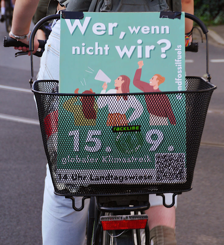 © www.mutbuergerdokus.de: Students for Future Düsseldorf mobilisieren für den Fridays for Future Klima-Streik am 15.9.2023, Fahrrad-Demo
