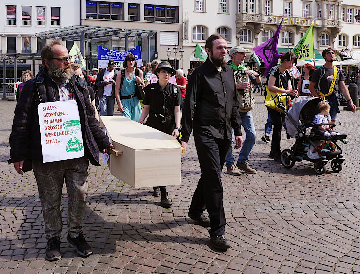 © www.mutbuergerdokus.de: Extinction Rebellion Bonn: Großdemonstration 'JETZT Notstand Artensterben ausrufen!'