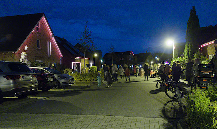 © www.mutbuergerdokus.de: Lichtershow im Advent