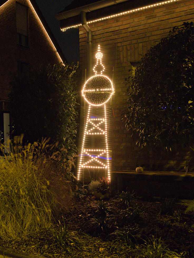© www.mutbuergerdokus.de: Lichtershow im Advent