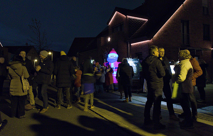 © www.mutbuergerdokus.de: Lichtershow im Advent