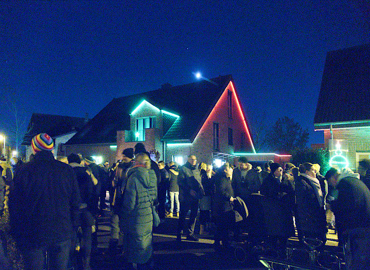 © www.mutbuergerdokus.de: Lichtershow im Advent