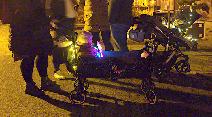 © www.mutbuergerdokus.de: Lichtershow im Advent