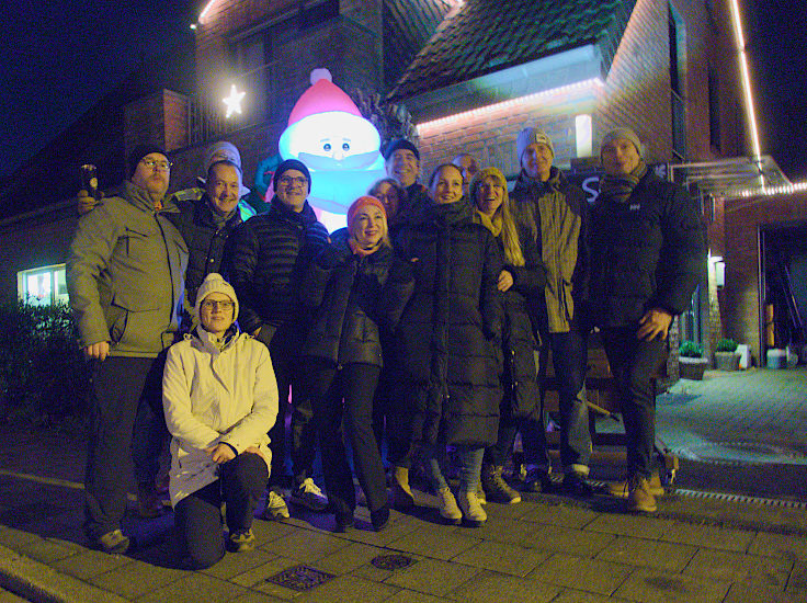 © www.mutbuergerdokus.de: Lichtershow im Advent