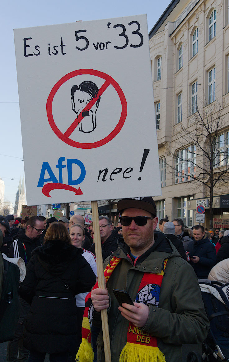 © www.mutbuergerdokus.de: Demo und Kundgebung 'Nie wieder ist jetzt! Für Demokratie und Rechtsstaat!'