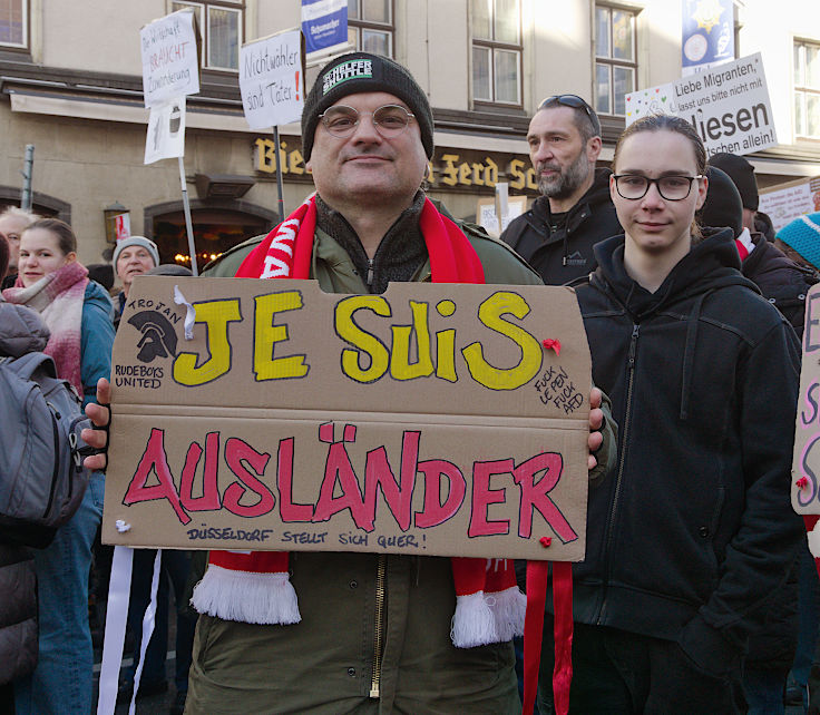 © www.mutbuergerdokus.de: Demo und Kundgebung 'Nie wieder ist jetzt! Für Demokratie und Rechtsstaat!'