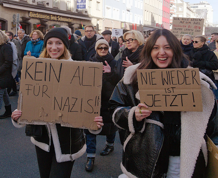 © www.mutbuergerdokus.de: Demo und Kundgebung 'Nie wieder ist jetzt! Für Demokratie und Rechtsstaat!'