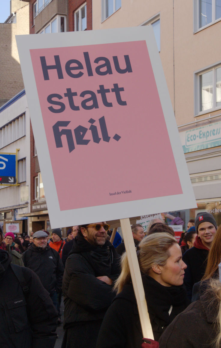 © www.mutbuergerdokus.de: Demo und Kundgebung 'Nie wieder ist jetzt! Für Demokratie und Rechtsstaat!'