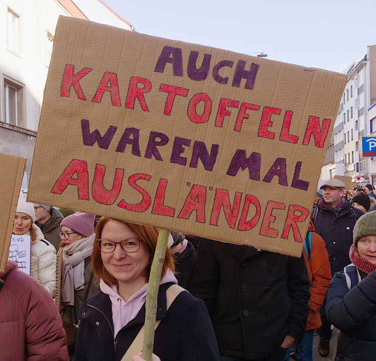 © www.mutbuergerdokus.de: Demo und Kundgebung 'Nie wieder ist jetzt! Für Demokratie und Rechtsstaat!'