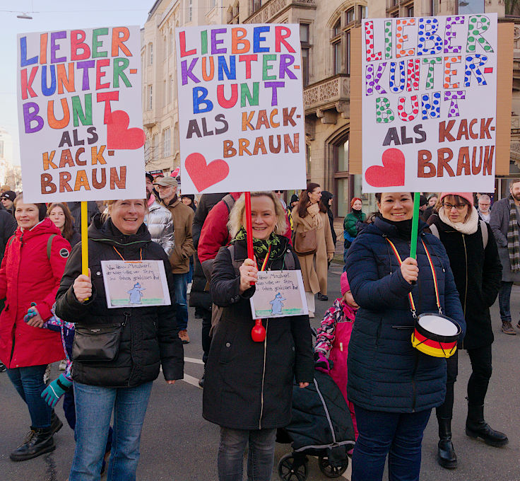 © www.mutbuergerdokus.de: Demo und Kundgebung 'Nie wieder ist jetzt! Für Demokratie und Rechtsstaat!'