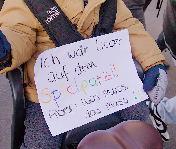 © www.mutbuergerdokus.de: Demo und Kundgebung 'Nie wieder ist jetzt! Für Demokratie und Rechtsstaat!'