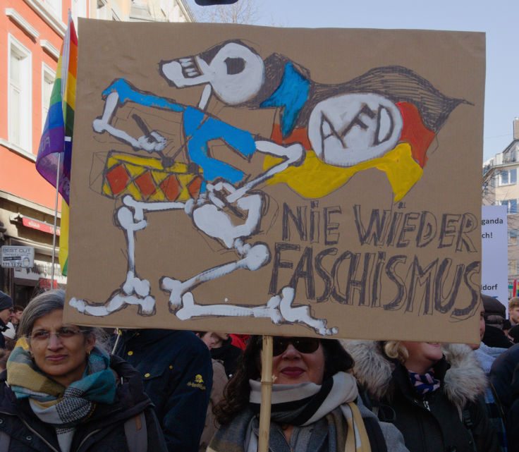 © www.mutbuergerdokus.de: Demo und Kundgebung 'Nie wieder ist jetzt! Für Demokratie und Rechtsstaat!'