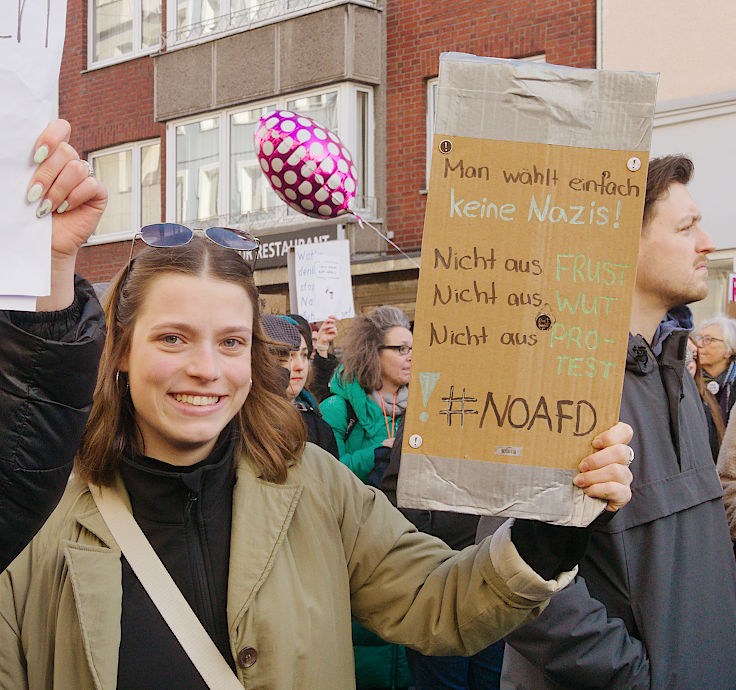 © www.mutbuergerdokus.de: Demo und Kundgebung 'Nie wieder ist jetzt! Für Demokratie und Rechtsstaat!'