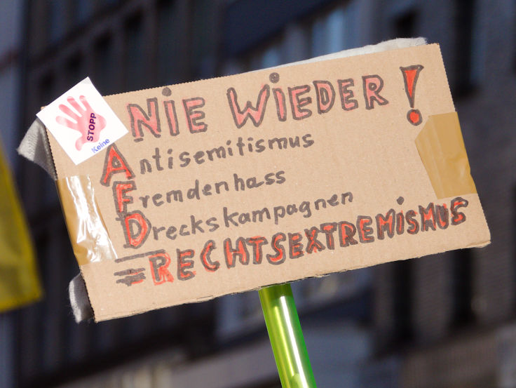 © www.mutbuergerdokus.de: Demo und Kundgebung 'Nie wieder ist jetzt! Für Demokratie und Rechtsstaat!'