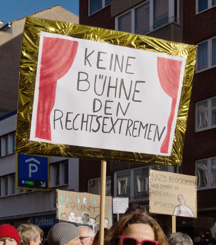 © www.mutbuergerdokus.de: Demo und Kundgebung 'Nie wieder ist jetzt! Für Demokratie und Rechtsstaat!'