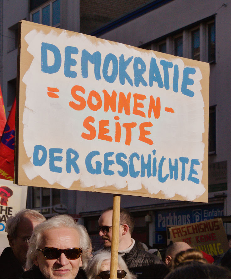 © www.mutbuergerdokus.de: Demo und Kundgebung 'Nie wieder ist jetzt! Für Demokratie und Rechtsstaat!'