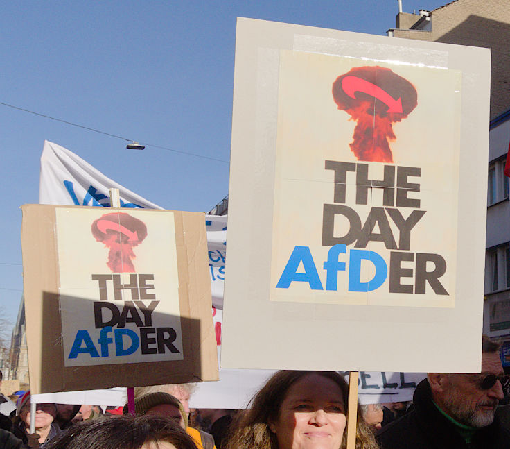 © www.mutbuergerdokus.de: Demo und Kundgebung 'Nie wieder ist jetzt! Für Demokratie und Rechtsstaat!'