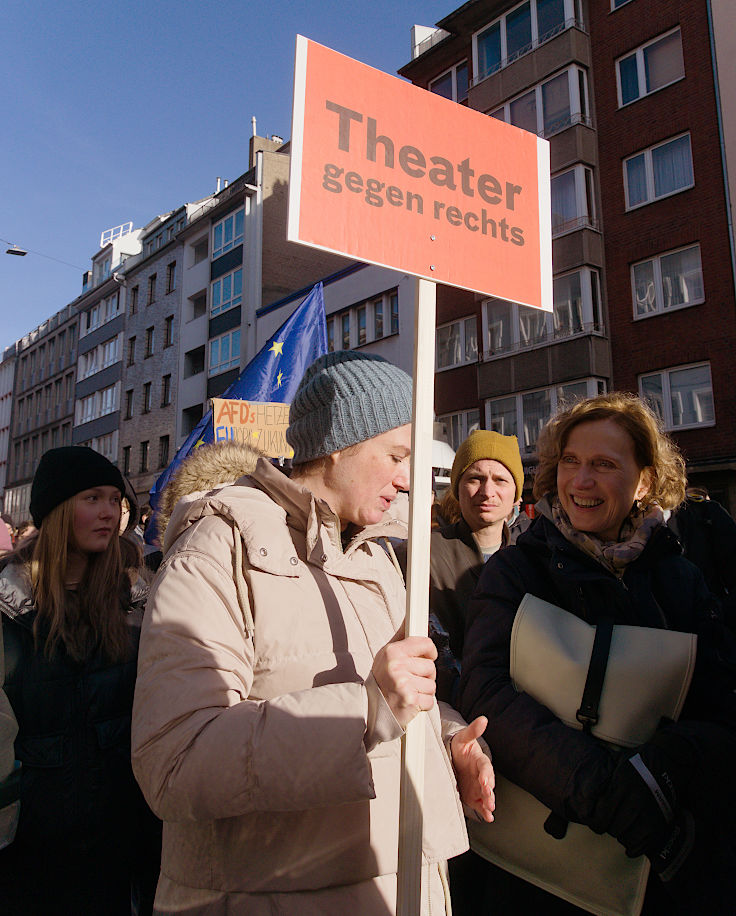 © www.mutbuergerdokus.de: Demo und Kundgebung 'Nie wieder ist jetzt! Für Demokratie und Rechtsstaat!'