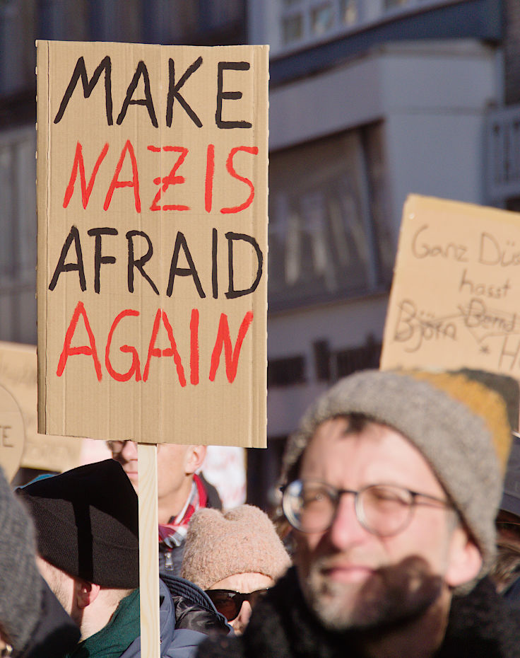 © www.mutbuergerdokus.de: Demo und Kundgebung 'Nie wieder ist jetzt! Für Demokratie und Rechtsstaat!'