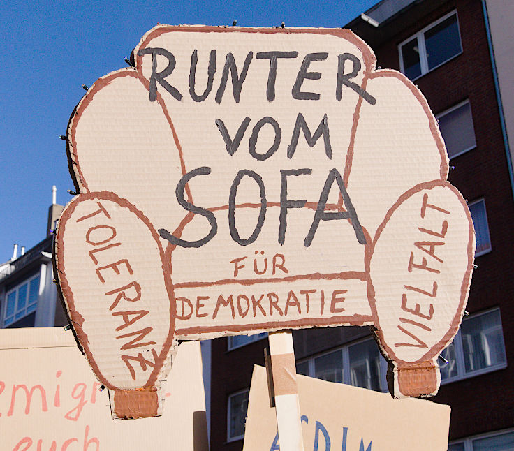 © www.mutbuergerdokus.de: Demo und Kundgebung 'Nie wieder ist jetzt! Für Demokratie und Rechtsstaat!'