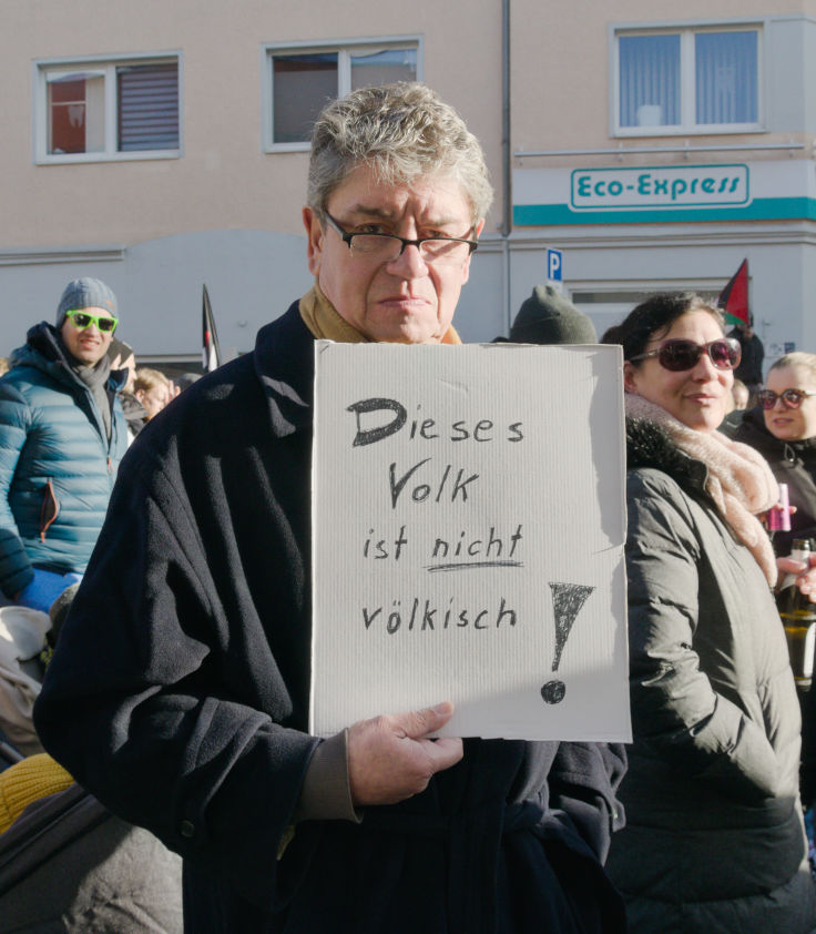 © www.mutbuergerdokus.de: Demo und Kundgebung 'Nie wieder ist jetzt! Für Demokratie und Rechtsstaat!'