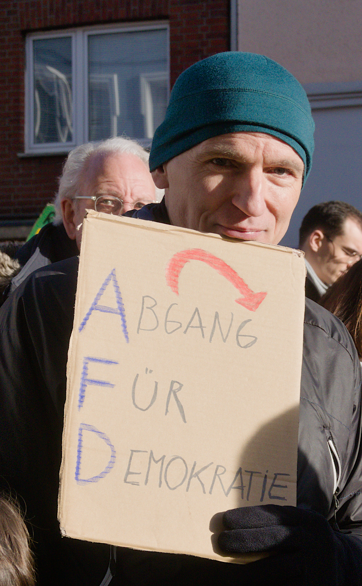 © www.mutbuergerdokus.de: Demo und Kundgebung 'Nie wieder ist jetzt! Für Demokratie und Rechtsstaat!'