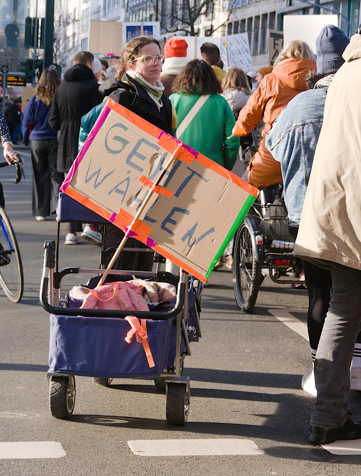 © www.mutbuergerdokus.de: Demo und Kundgebung 'Nie wieder ist jetzt! Für Demokratie und Rechtsstaat!'