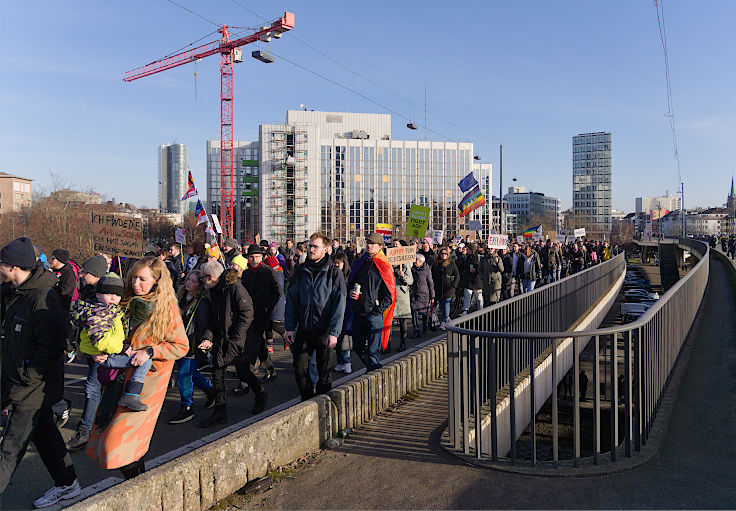 © www.mutbuergerdokus.de: Demo und Kundgebung 'Nie wieder ist jetzt! Für Demokratie und Rechtsstaat!'