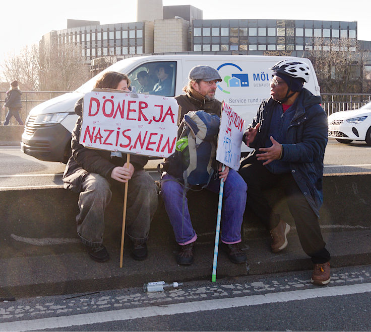 © www.mutbuergerdokus.de: Demo und Kundgebung 'Nie wieder ist jetzt! Für Demokratie und Rechtsstaat!'