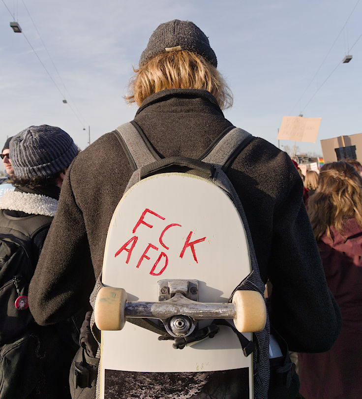 © www.mutbuergerdokus.de: Demo und Kundgebung 'Nie wieder ist jetzt! Für Demokratie und Rechtsstaat!'