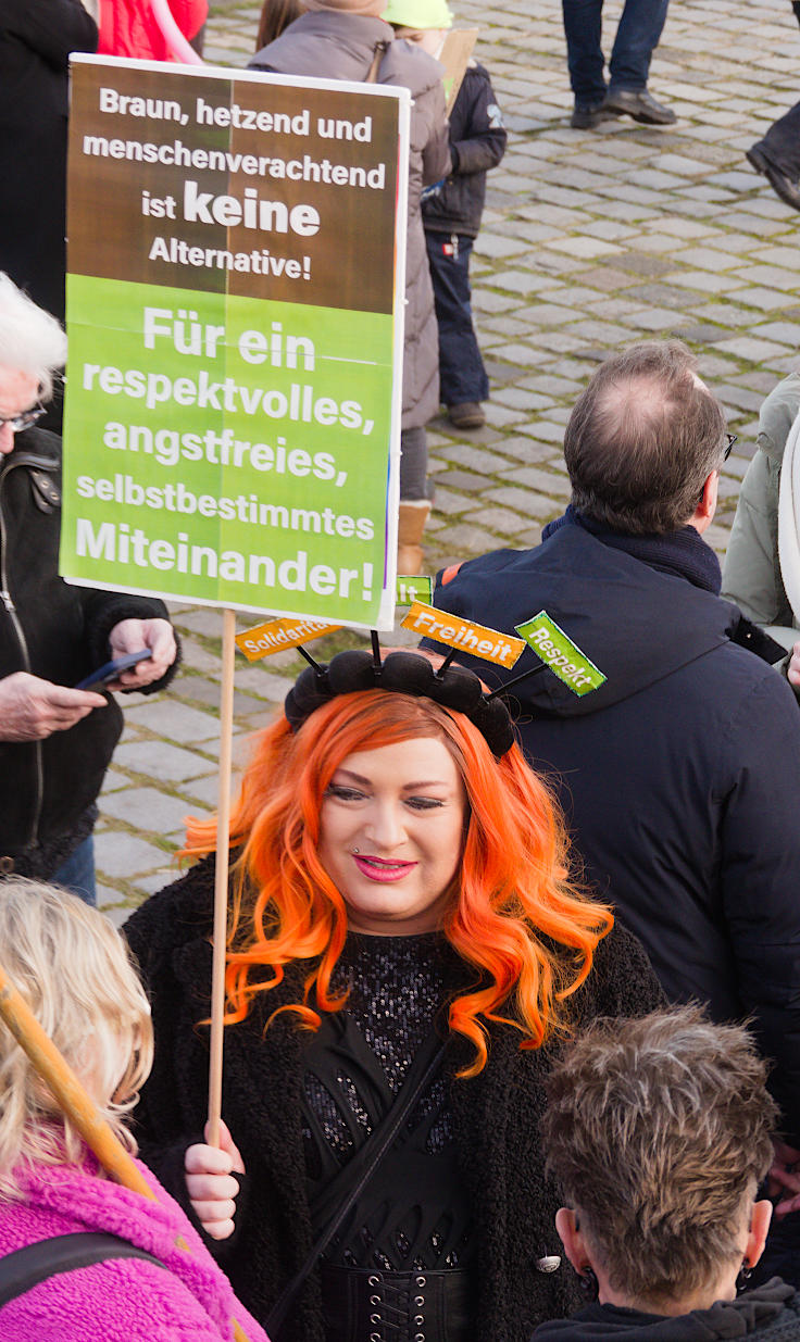 © www.mutbuergerdokus.de: Demo und Kundgebung 'Nie wieder ist jetzt! Für Demokratie und Rechtsstaat!'