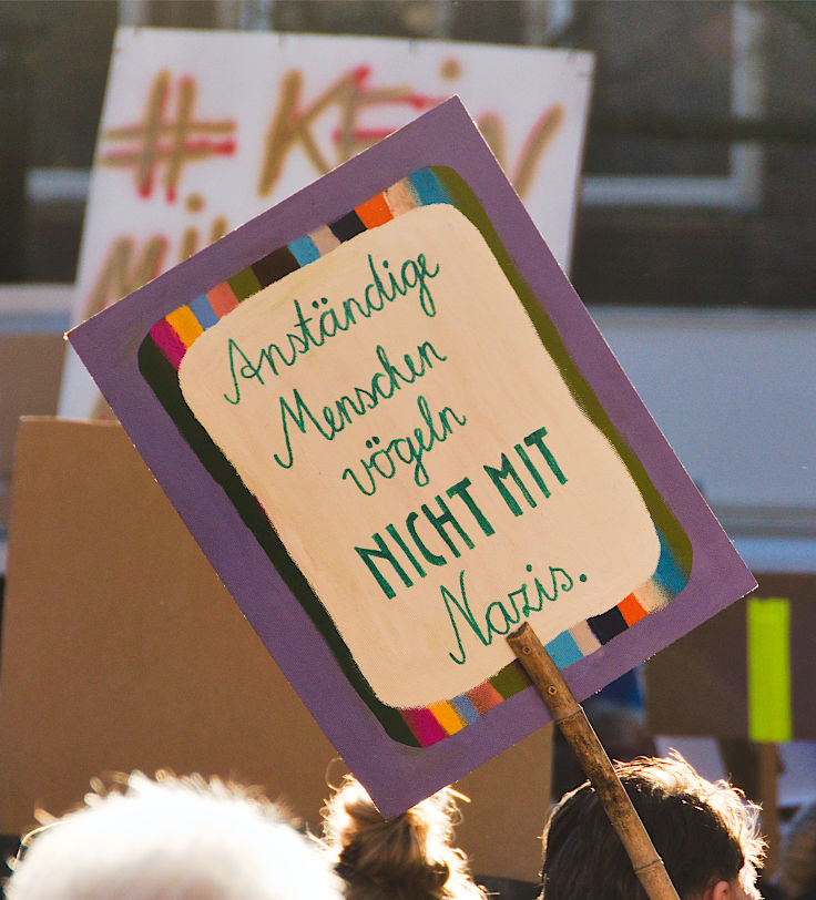 © www.mutbuergerdokus.de: Kundgebung 'Demokratie verteidigen! Aufstehen gegen Rechtsextremismus!'