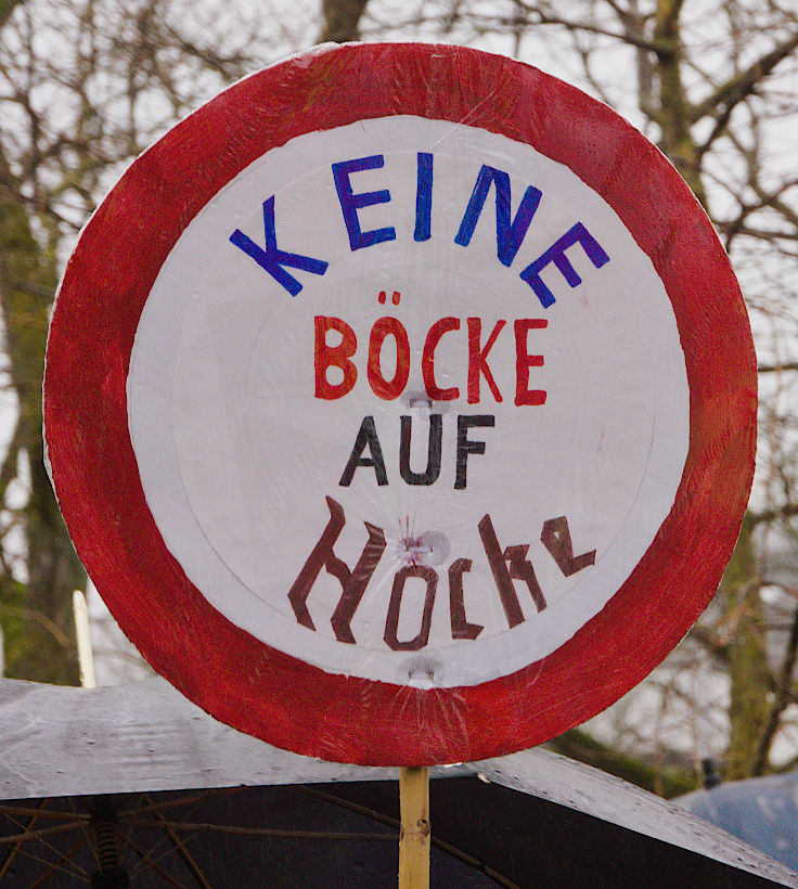 © www.mutbuergerdokus.de: Demonstration 'Krefeld verteidigt rote Linie der Demokratie'