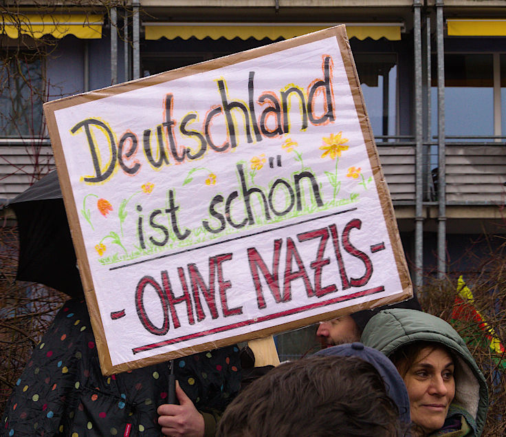 © www.mutbuergerdokus.de: Demonstration 'Krefeld verteidigt rote Linie der Demokratie'