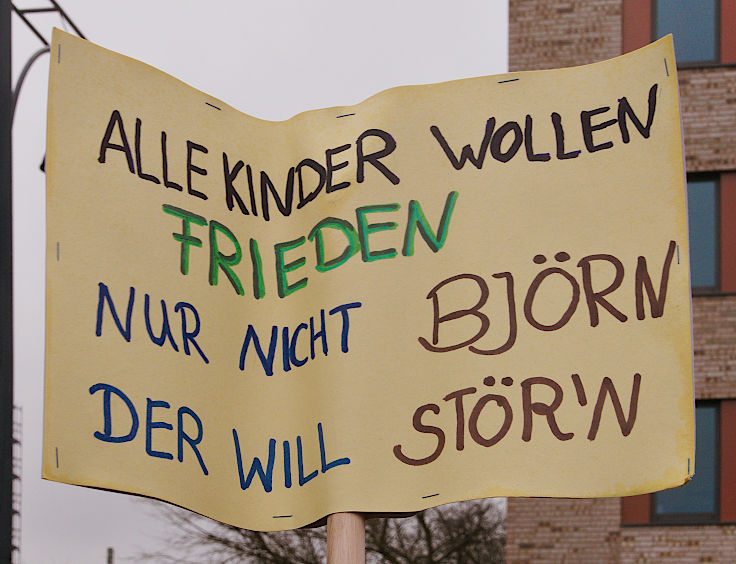 © www.mutbuergerdokus.de: Demonstration 'Krefeld verteidigt rote Linie der Demokratie'