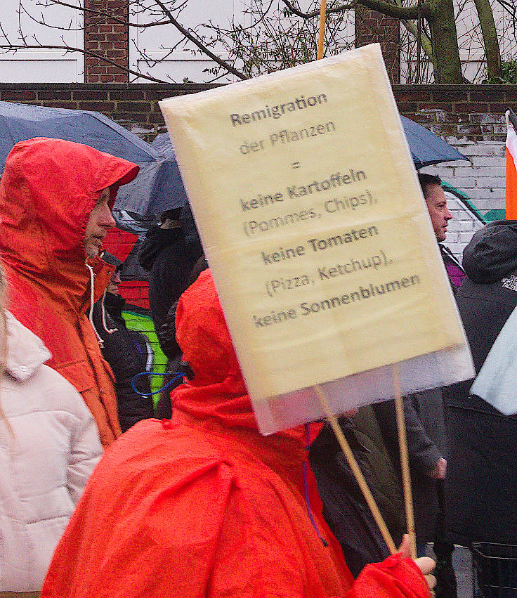 © www.mutbuergerdokus.de: Demonstration 'Krefeld verteidigt rote Linie der Demokratie'