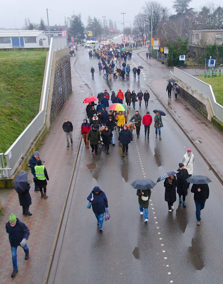 © www.mutbuergerdokus.de: Demonstration 'Krefeld verteidigt rote Linie der Demokratie'