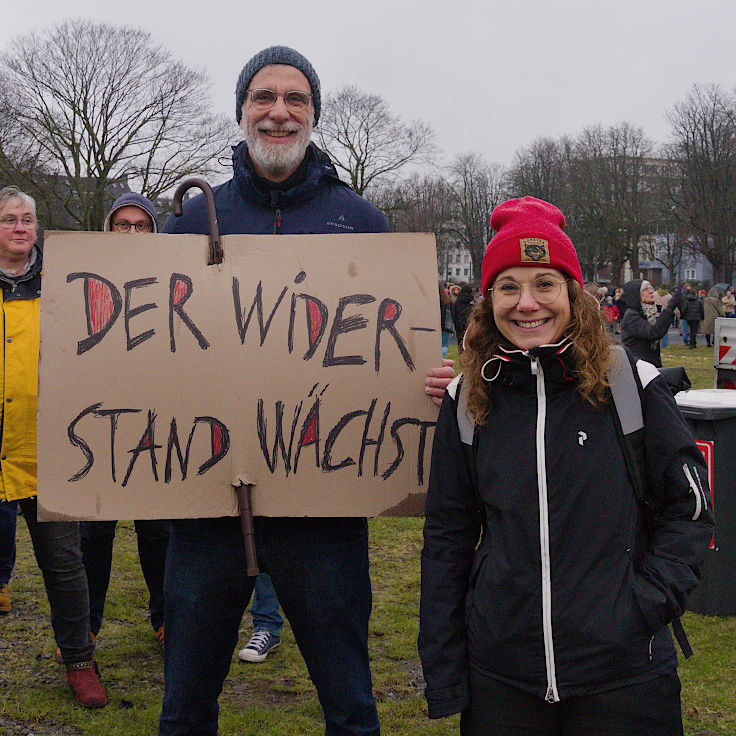 © www.mutbuergerdokus.de: Demonstration 'Krefeld verteidigt rote Linie der Demokratie'